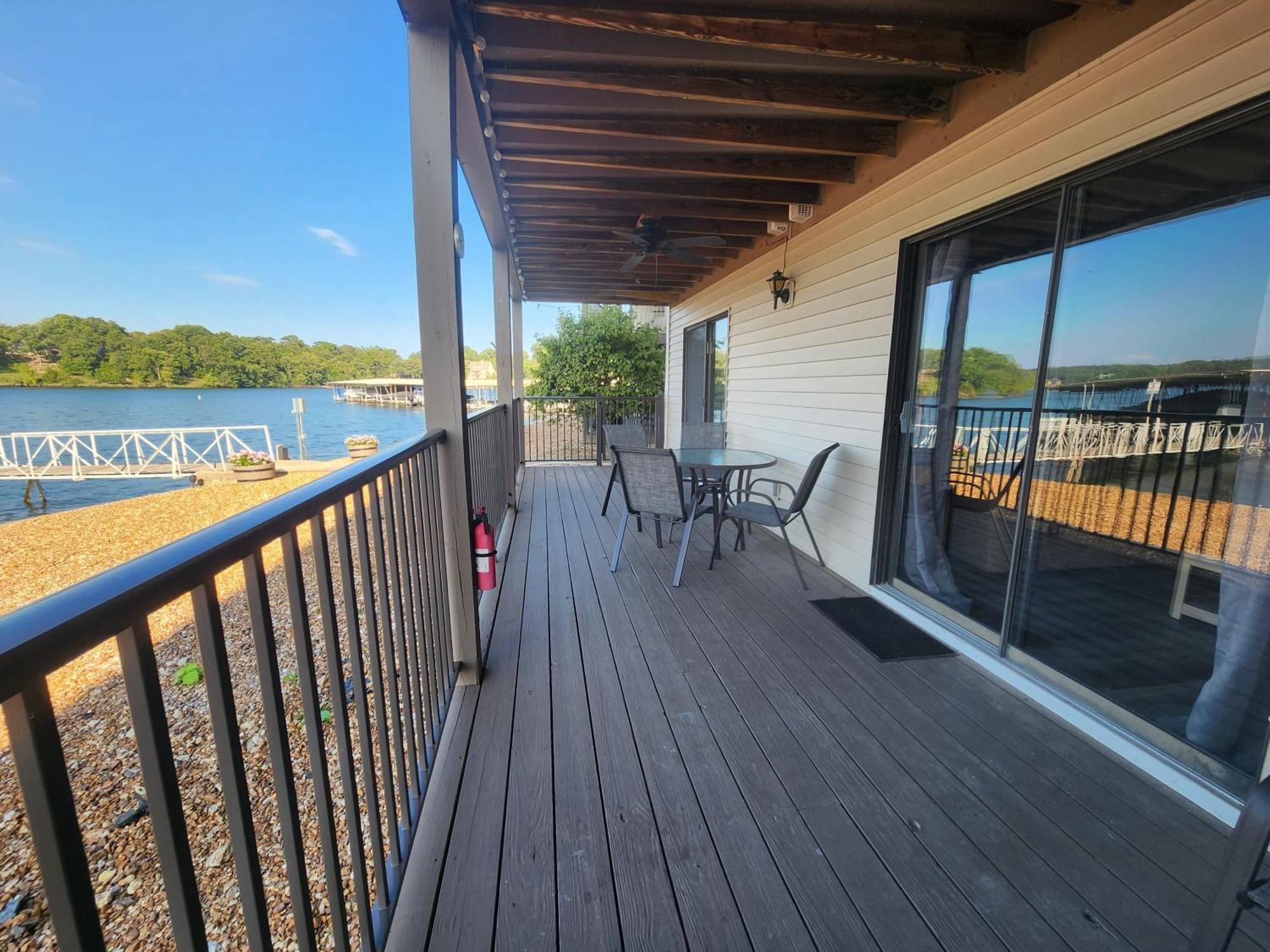 Lakefront Condo With A View אוסייג' ביץ' מראה חיצוני תמונה